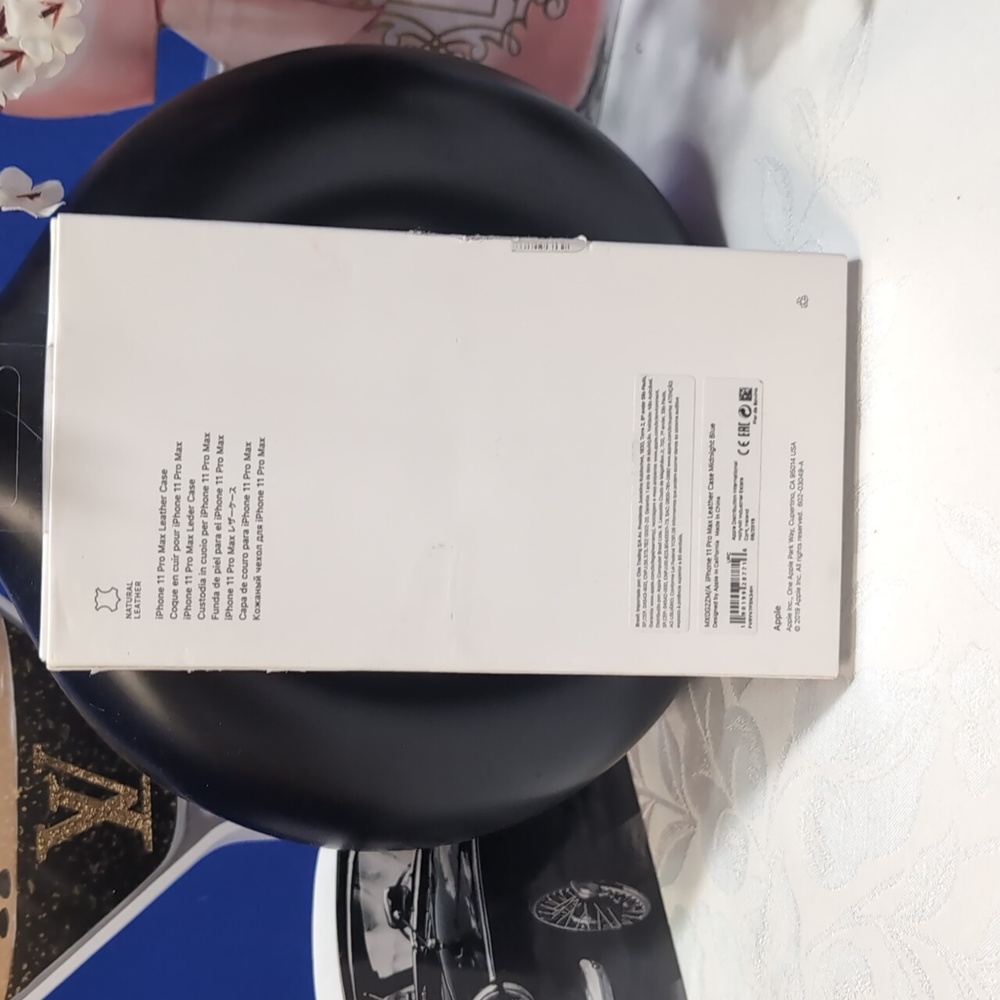 Apple iPhone 11 Pro Max Leather Case - Blue - Picture 3 of 3
